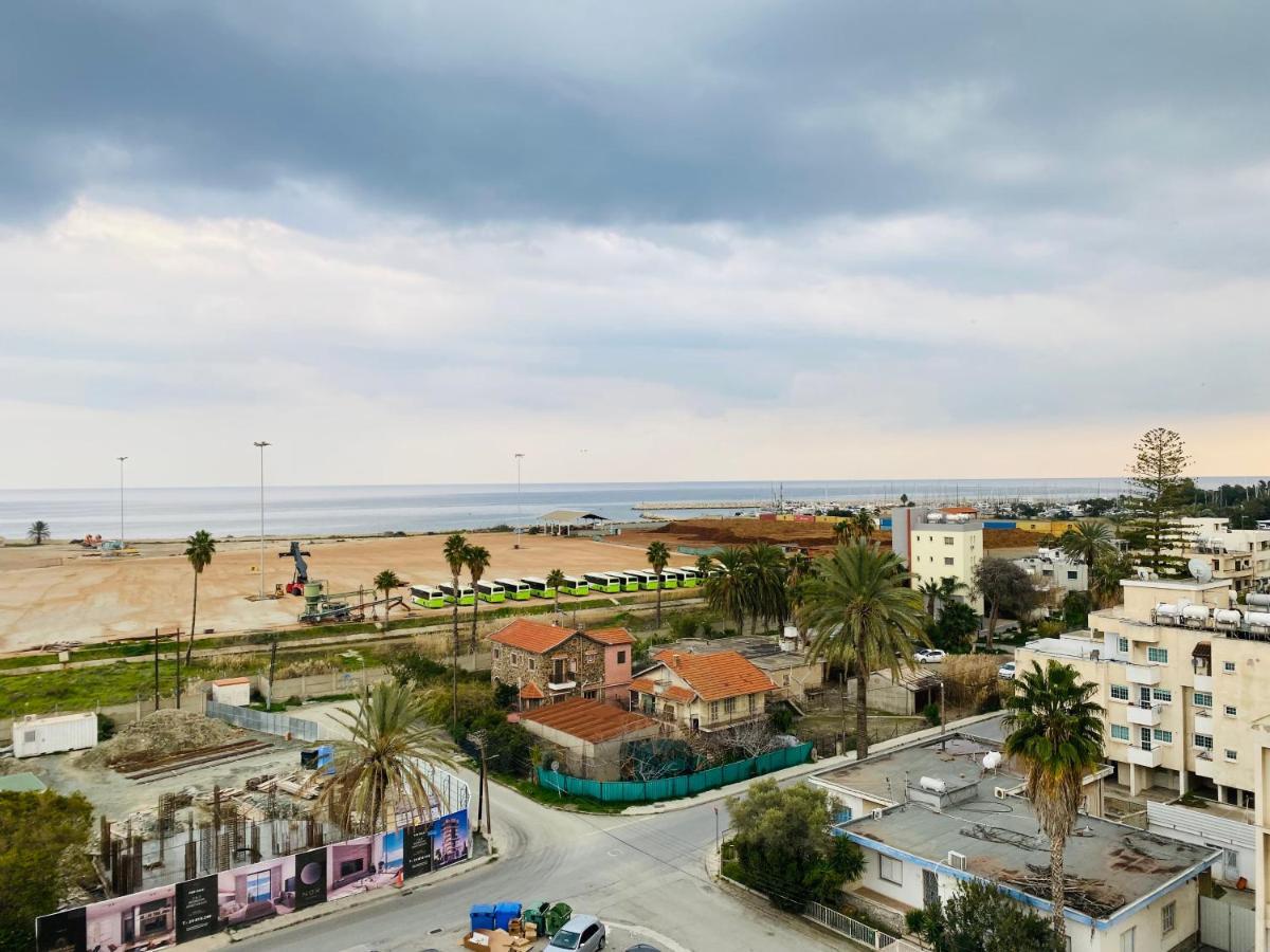 Апартаменты Panoramic Seaside Getaway, 2-Br Penthouse Ларнака Экстерьер фото